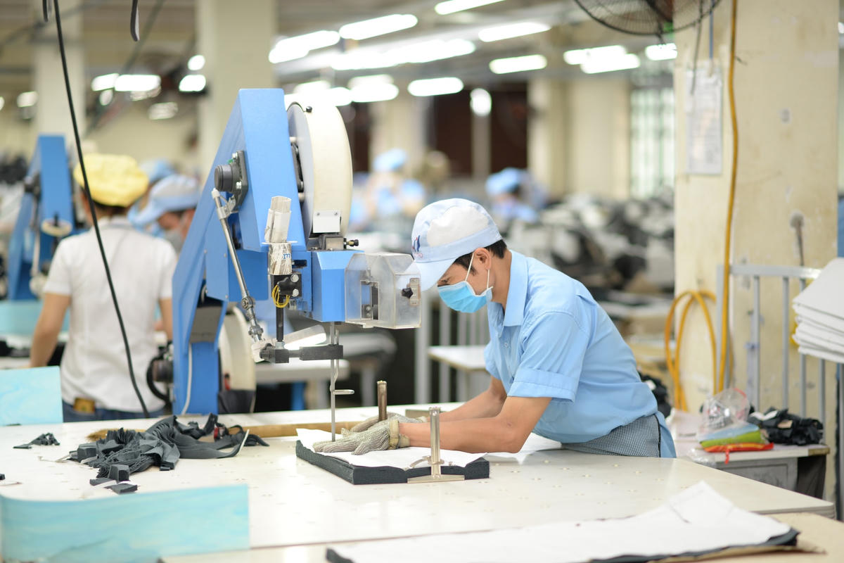 Các doanh nghiệp mong muốn thủ tục hành chính tiếp tục được cải thiện để hoạt động sản xuất kinh doanh thuận lợi hơn.  