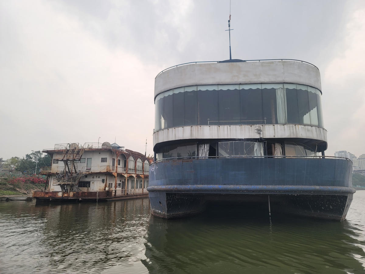 Cận cảnh 4 con 'tàu ma' cuối cùng còn sót lại ở Hồ Tây