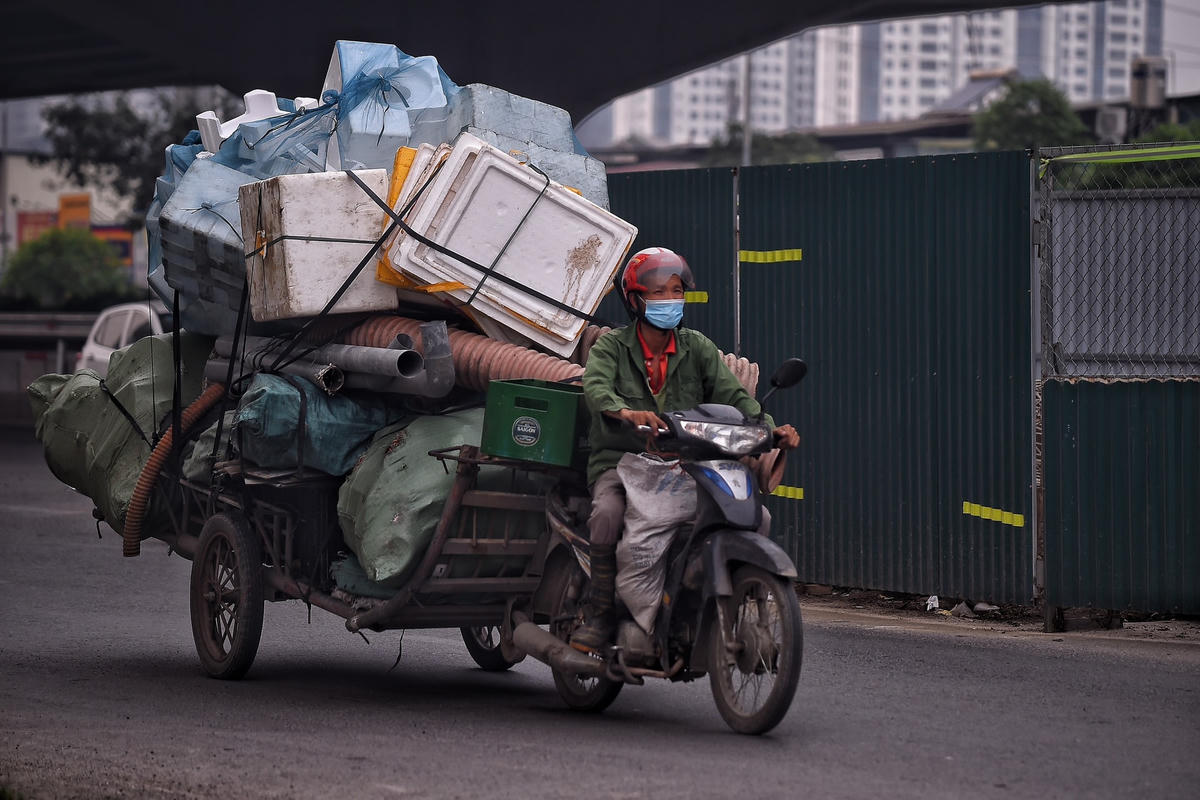 Xe tự chế ngang nhiên lộng hành khiến người dân 'lạnh gáy'