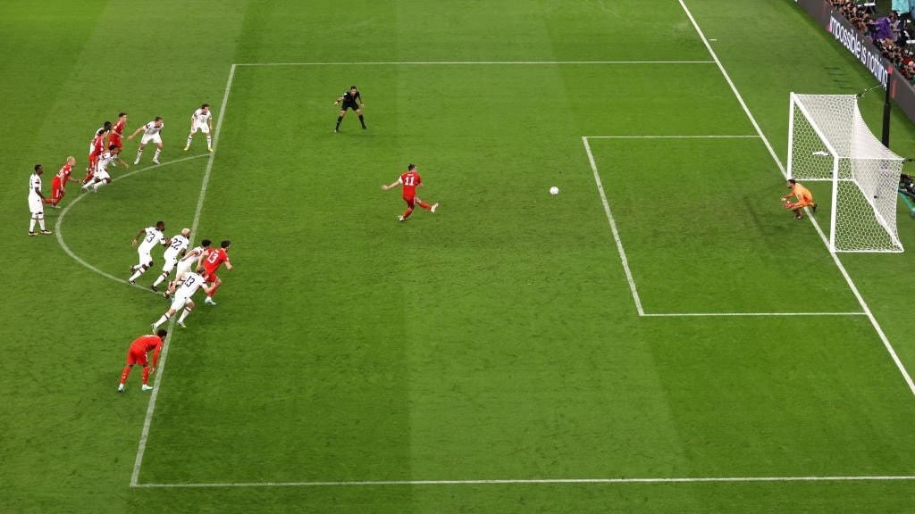 Bale ghi bàn từ chấm 11 m.