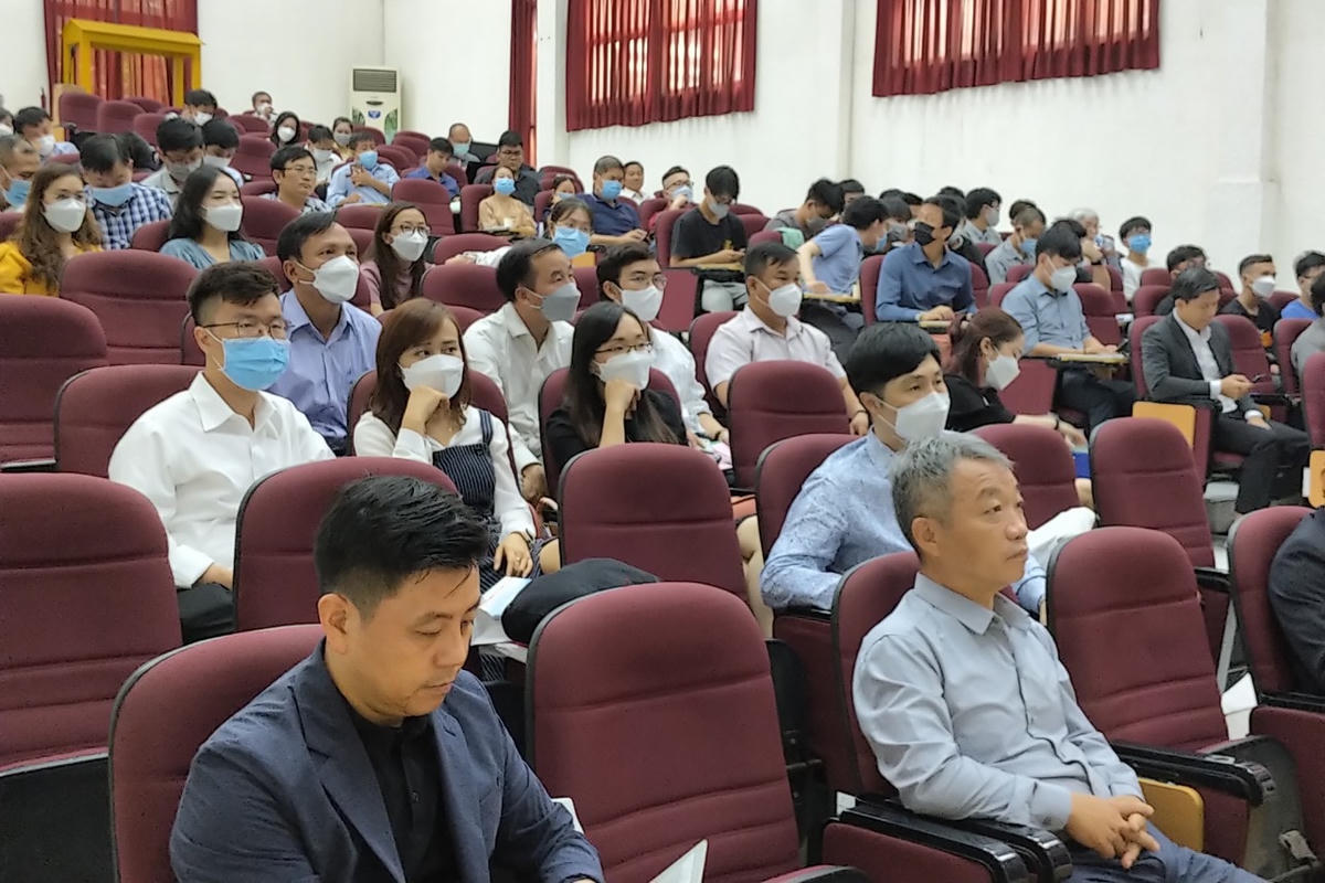 Các chuyên gia, đại diện doanh nghiệp Việt Nam, Hàn Quốc tham gia hội thảo. (Ảnh: Hồng Phúc).