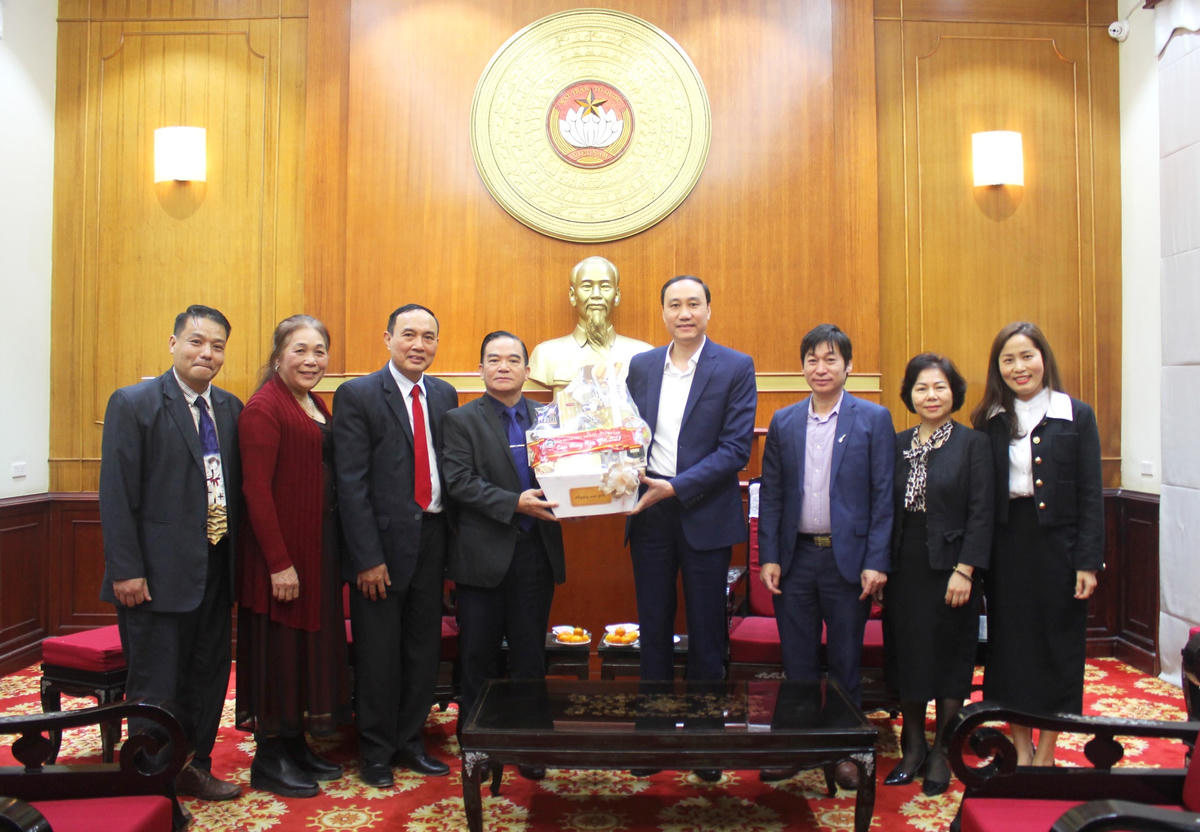 Phó Chủ tịch Phùng Khánh Tài tiếp Hội Thánh Phúc âm toàn vẹn Việt Nam.