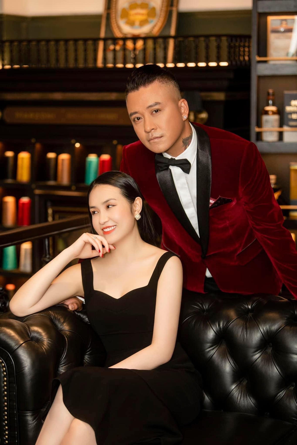 Vợ chồng ca sĩ Tuấn Hưng.