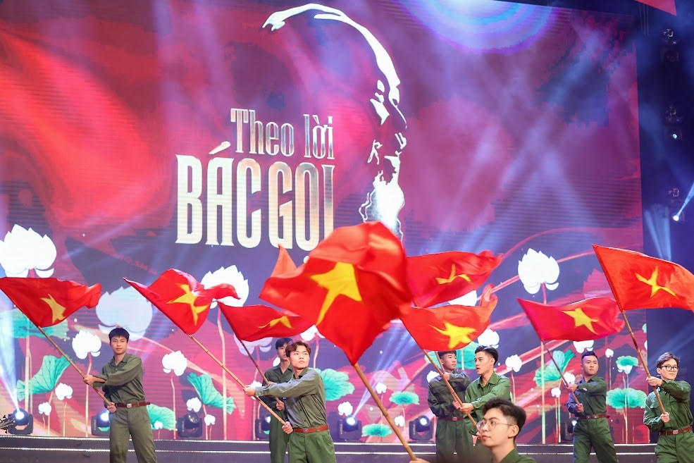 Chương trình nghệ thuật chào mừng Hội nghị biểu dương, tôn vinh điển hình tiên tiến toàn quốc. Ảnh: VGP/Nhật Bắc.