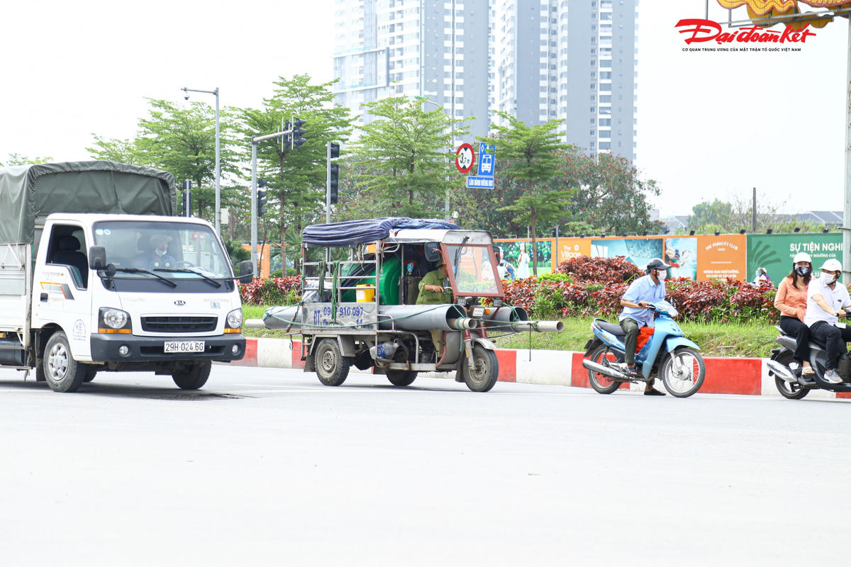 Bất chấp lệnh cấm, xe tự chế vẫn 'tung hoành' giữa Thủ đô