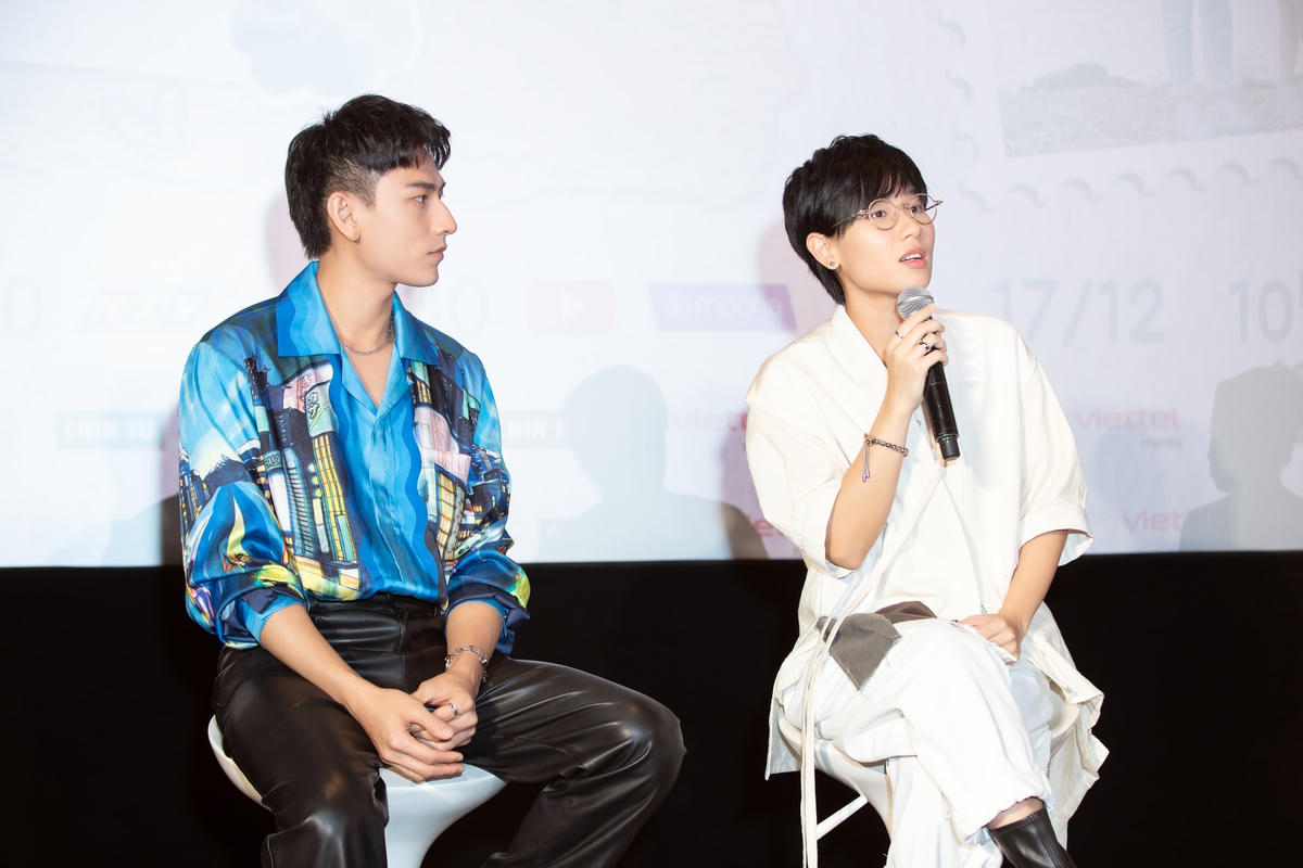 Tiên Cookie đóng vai trò là giám đốc âm nhạc cho show truyền hình thực tế. 