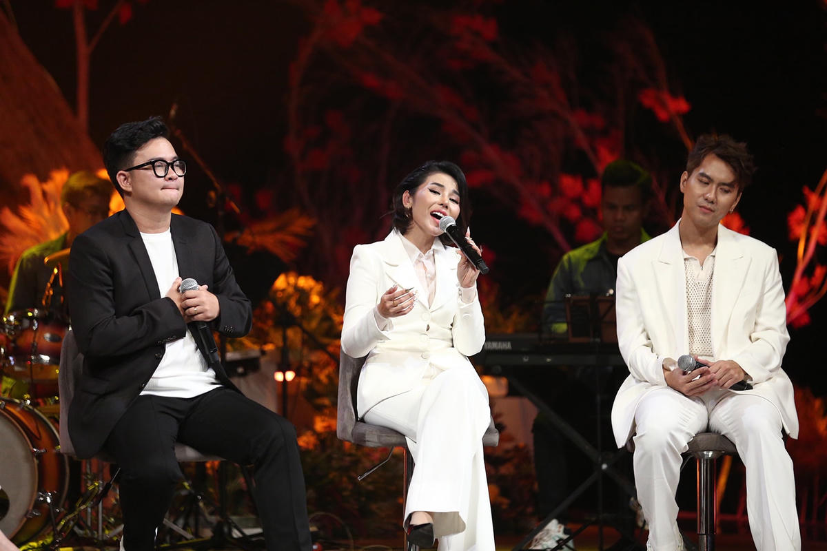 Dương Edward và Trương Thảo Nhi dẫn người nghe đến với cảm xúc với hai ca khúc của nhạc sĩ Bảo Chấn – Đêm nay anh mơ về em và Giấc mơ tuyệt vời. Ảnh: Bee Comm.
