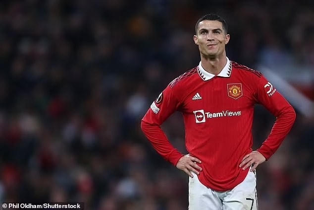 Tương lai của Ronaldo ở Man Utd chuẩn bị khép lại trong ít giờ tới (Ảnh: Dailymail).