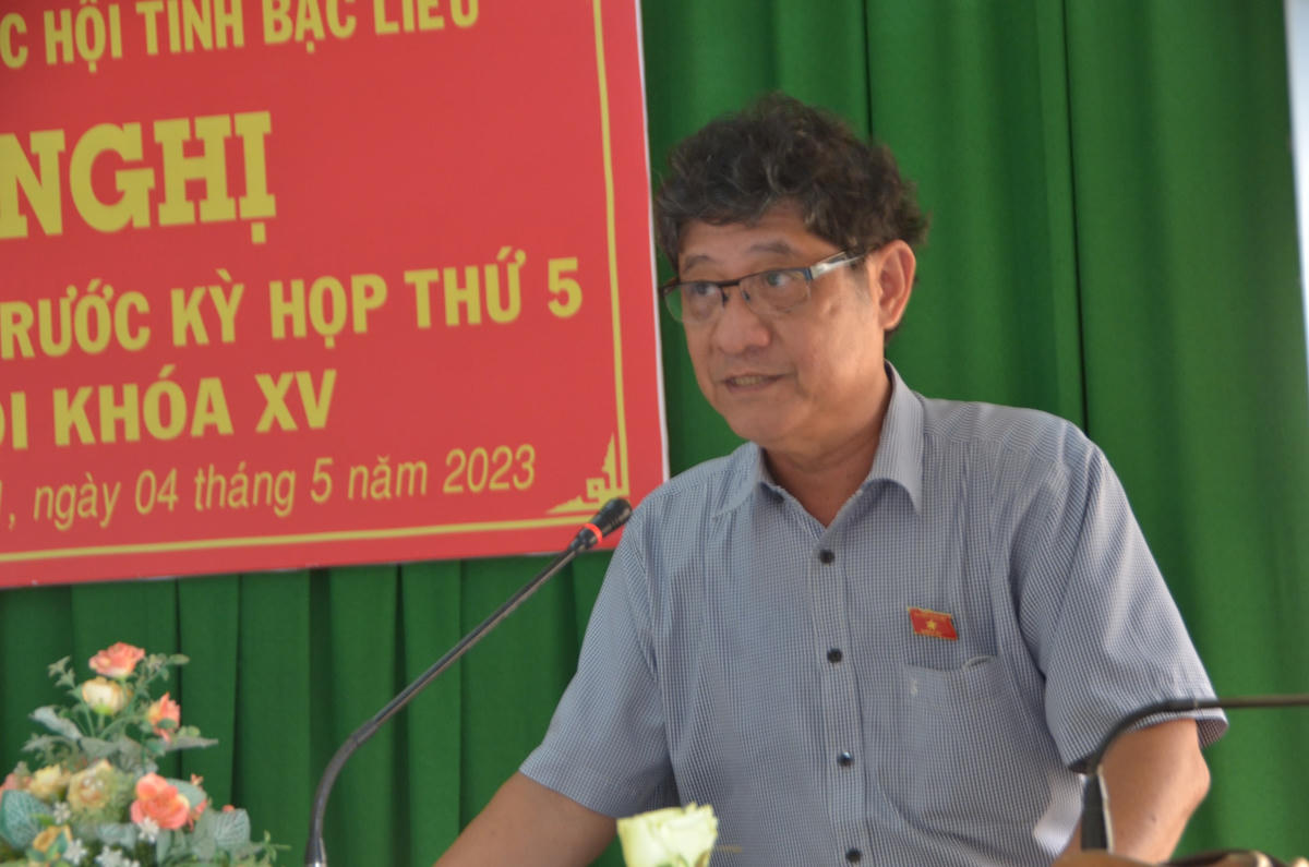 Ông Nguyễn Huy Thái, Phó trưởng đoàn chuyên trách ĐBQH tỉnh Bạc Liêu phát biểu tại buổi tiêp xúc cử tri phường 1, TX Giá Rai.