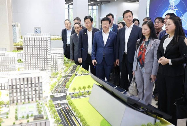 Phó Chủ tịch - Tổng Thư ký Nguyễn Thị Thu Hà hội kiến Chủ tịch Chính hiệp toàn quốc Trung Quốc Vương Hộ Ninh