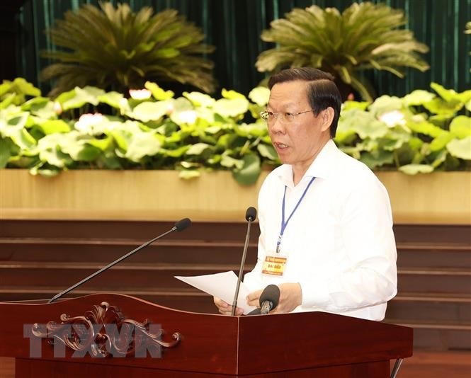 Ông Phan Văn Mãi, Ủy viên Trung ương Đảng, Phó Bí thư Thành ủy, Chủ tịch Ủy ban nhân dân Thành phố Hồ Chí Minh phát biểu. (Ảnh: Trí Dũng.TTXVN).