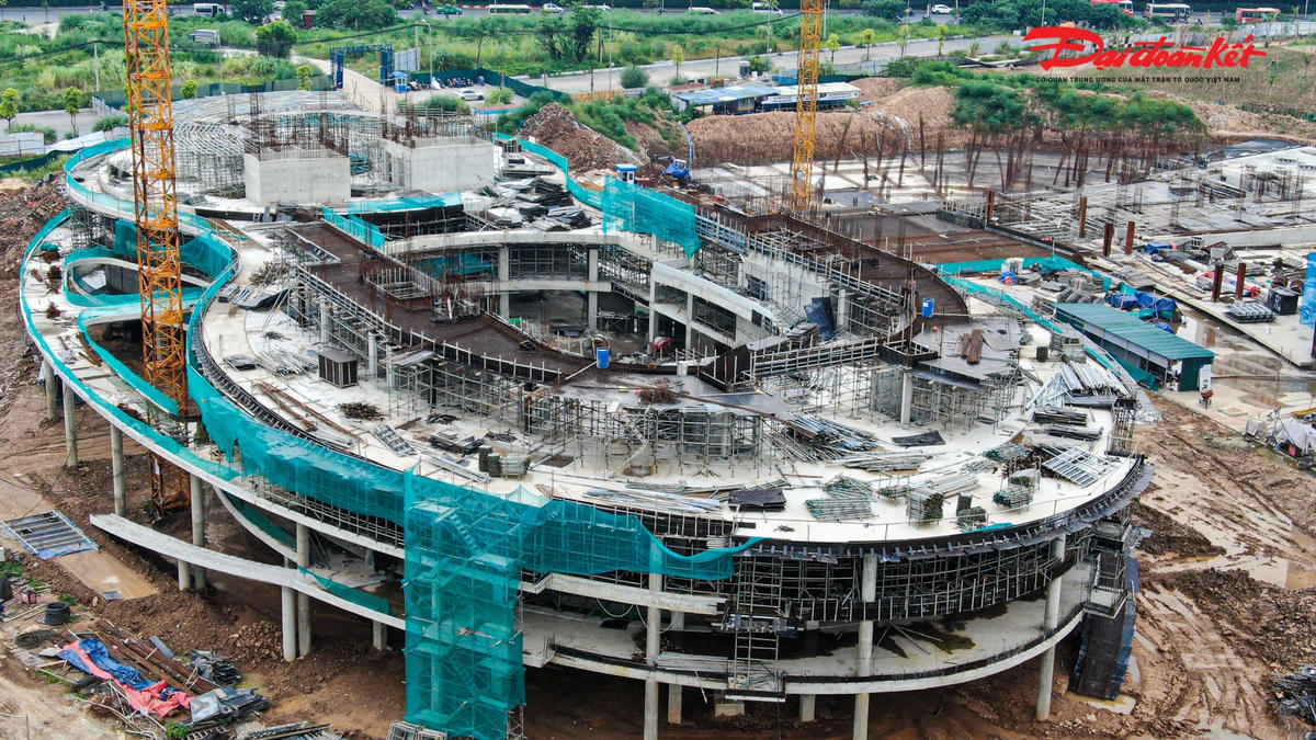 Công trình gồm nhà hát khoảng 800 chỗ; rạp chiếu phim 3D-4D 200 chỗ; nhà thi đấu khoảng 500 chỗ - bể bơi 10 làn bơi; nhà học và thư viện Tháp Thiên văn và khối hành chính - văn phòng... 
