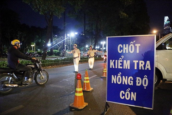 Một chốt kiểm tra nồng độ cồn với người điều khiển phương tiện giao thông.