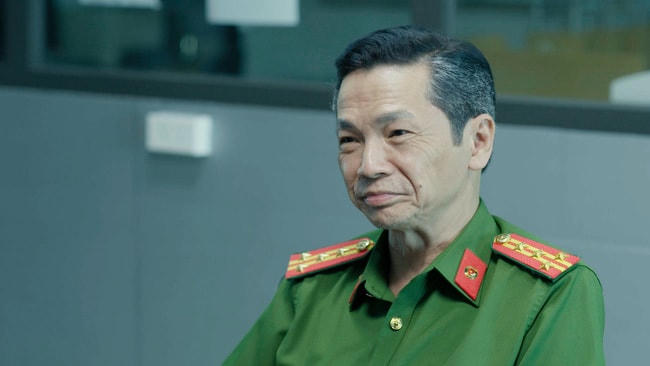 NSND Trung Anh lần đầu đảm nhận vai công an, anh nói vui "lần đầu có khi là lần cuối".