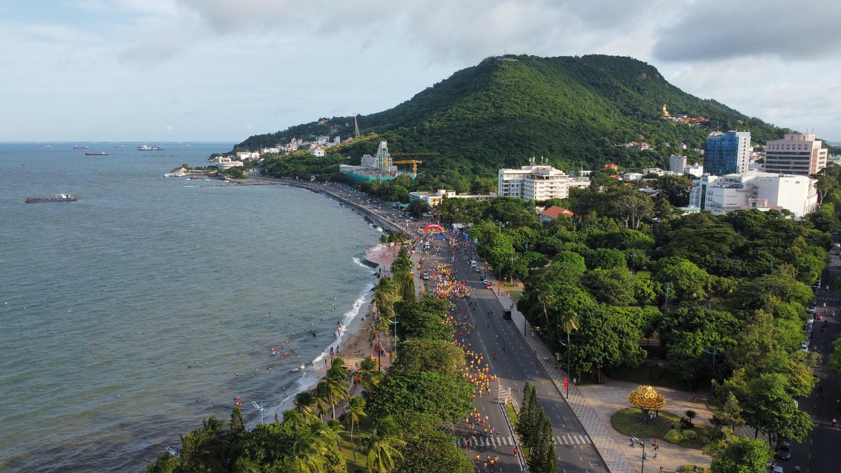 Giải diễn ra tại cung đường biển đẹp nhất thành phố Vũng Tàu. Ảnh: Mạnh Thìn.