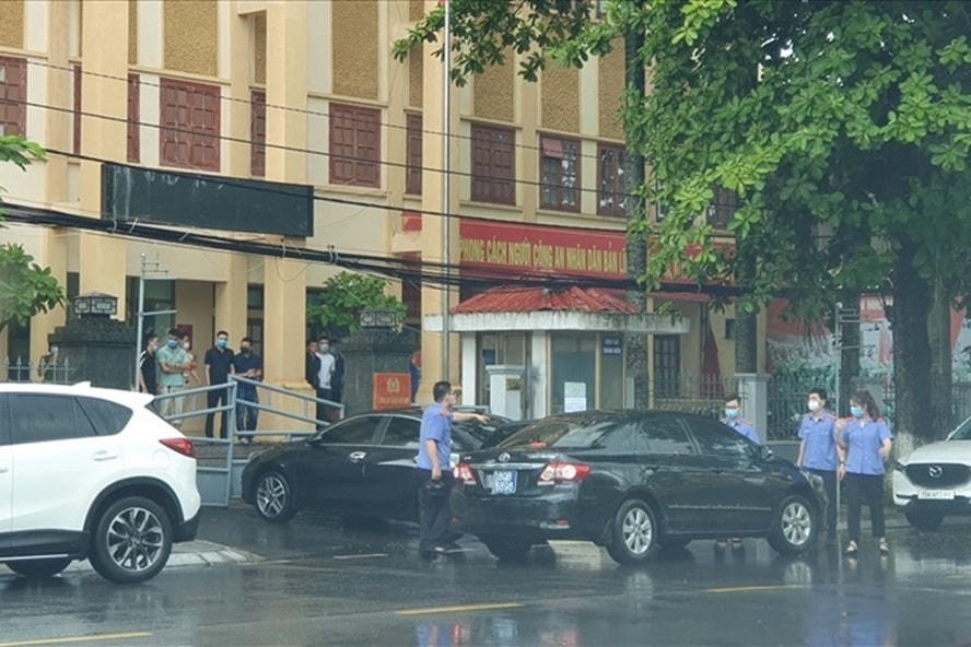 Cơ quan điều tra Viện KSND tối cao thực hiện bắt giữ một số cán bộ, chiến sĩ trong vụ án.