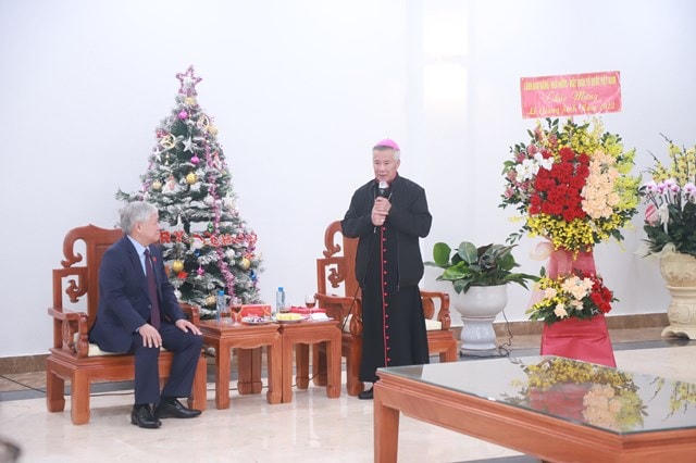 Giám mục Giáo phận Vinh Anphong Nguyễn Hữu Long bày tỏ vui mừng trước những thành quả rất lớn lao mà đất nước đạt được trong năm 2022.