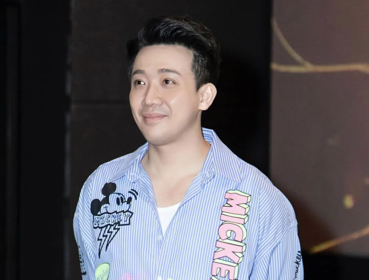 Trấn Thành giao lưu với khán giả tại một rạp chiếu. Ảnh: Đoàn phim cung cấp.