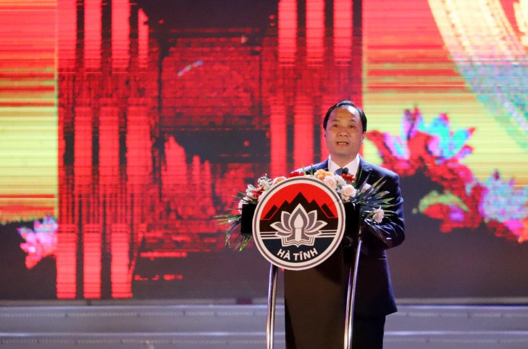 Bí thư Tỉnh uỷ Hoàng Trung Dũng phát biểu tại buổi lễ.