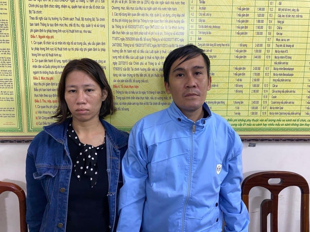 Đôi nam nữ bị bắt quả tang khi đang tàng trữ trái phép chất ma tuý.