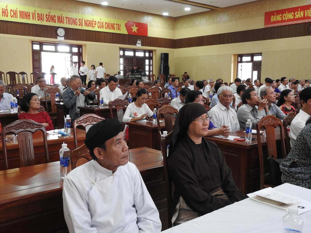 Buổi lễ có sự tham dự của lãnh đạo Quận ủy, UBND quận, lãnh đạo Ủy ban MTTQ Việt Nam TP Đà Nẵng cùng đại diện các tầng lớp nhân dân trong quận. Ảnh: Thanh Tùng.