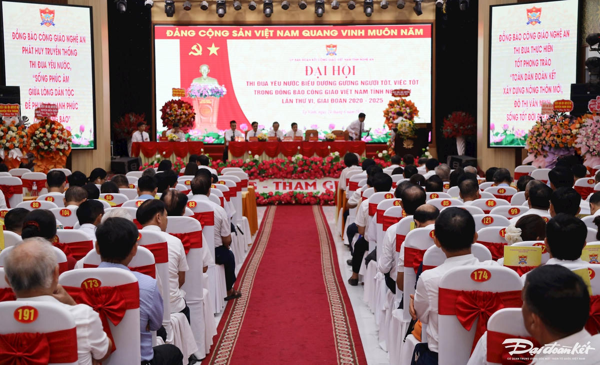 Toàn cảnh Đại hội thi đua yêu nước biểu dương gương người tốt, việc tốt trong đồng bào Công giáo Việt Nam tỉnh Nghệ An lần thứ VI, giai đoạn 2020 – 2025. Ảnh: Điền Bắc