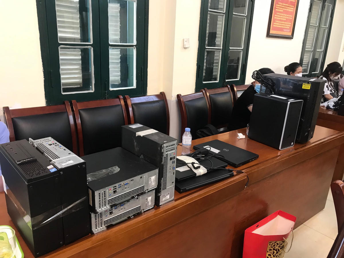 Một số tang vật thu được. Ảnh: Minh Tâm.