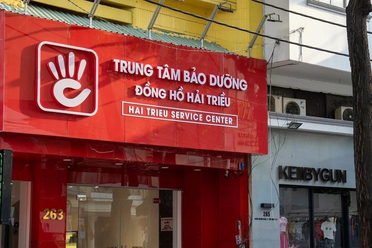 Trung tâm sửa chữa Đồng Hồ Hải Triều đạt chuẩn Thụy Sỹ với máy móc nhập khẩu châu Âu giúp hoàn thiện thêm hệ sinh thái ngành hàng.