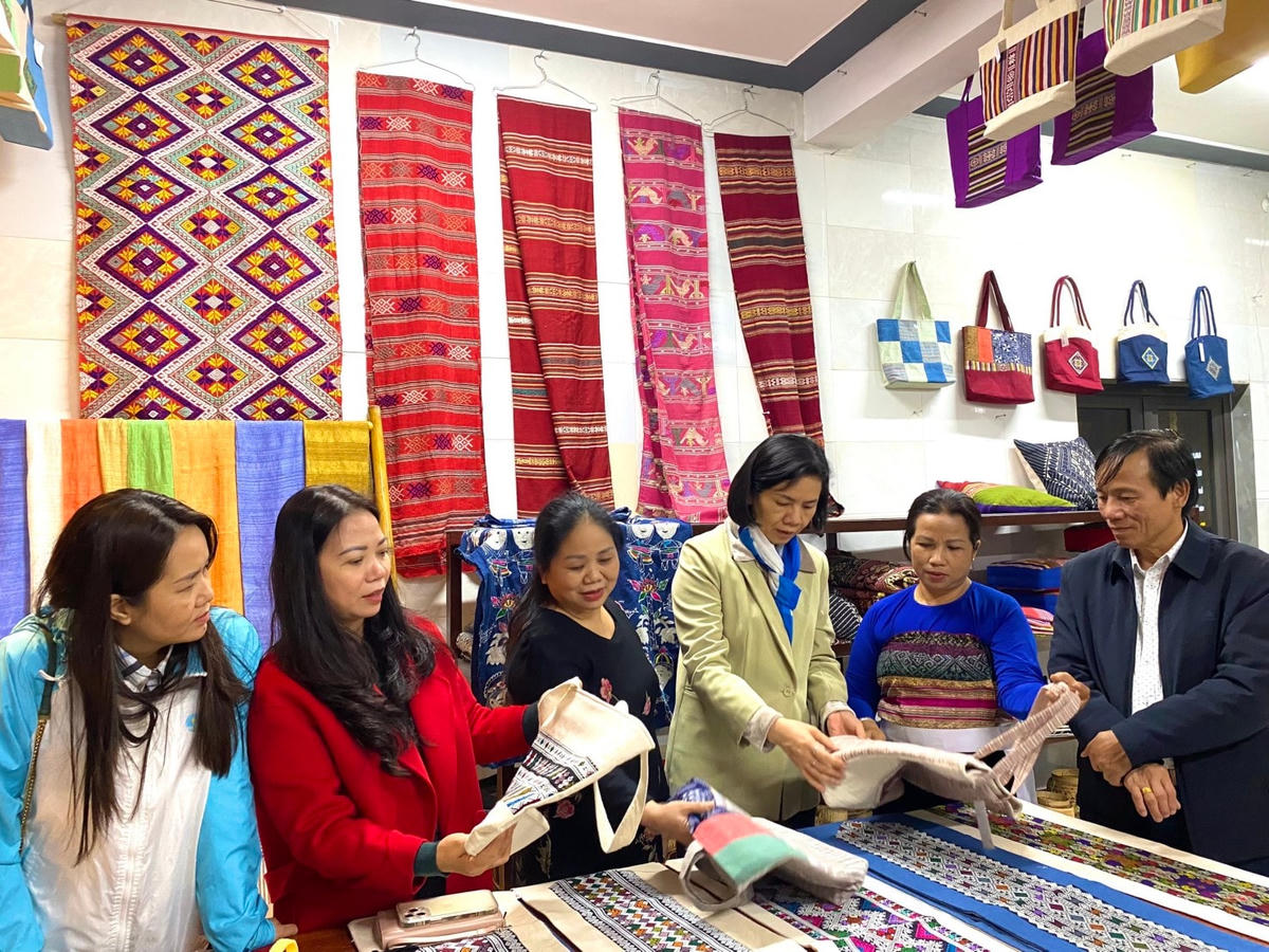 Hội LHPN tỉnh Hoà Bình đã thực hiện đạt và vượt 10 nhóm chỉ tiêu đề ra.