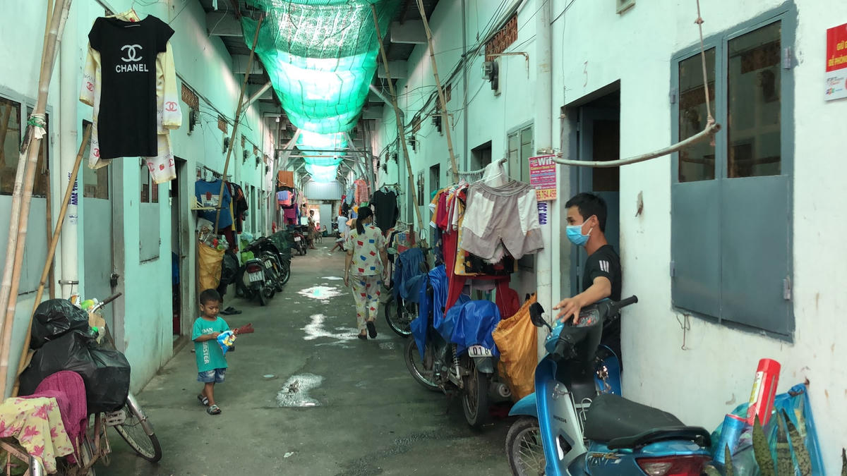 Nhiều công nhân, người lao động ở nhà trọ thiếu tiện nghi sinh hoạt. Ảnh: Trần Tiến.