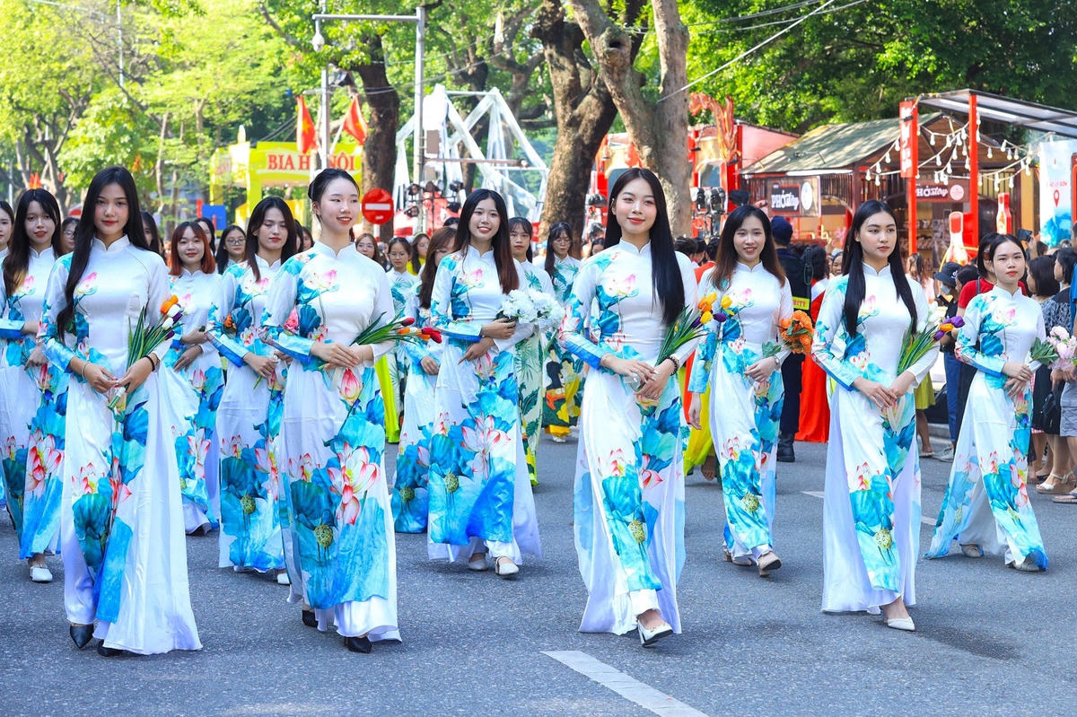 Hơn 1.500 người biểu diễn sự kiện Carnaval Thu Hà Nội năm 2023