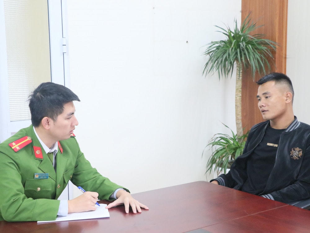 Xét hỏi đối tượng Hoàng Văn Nam.
