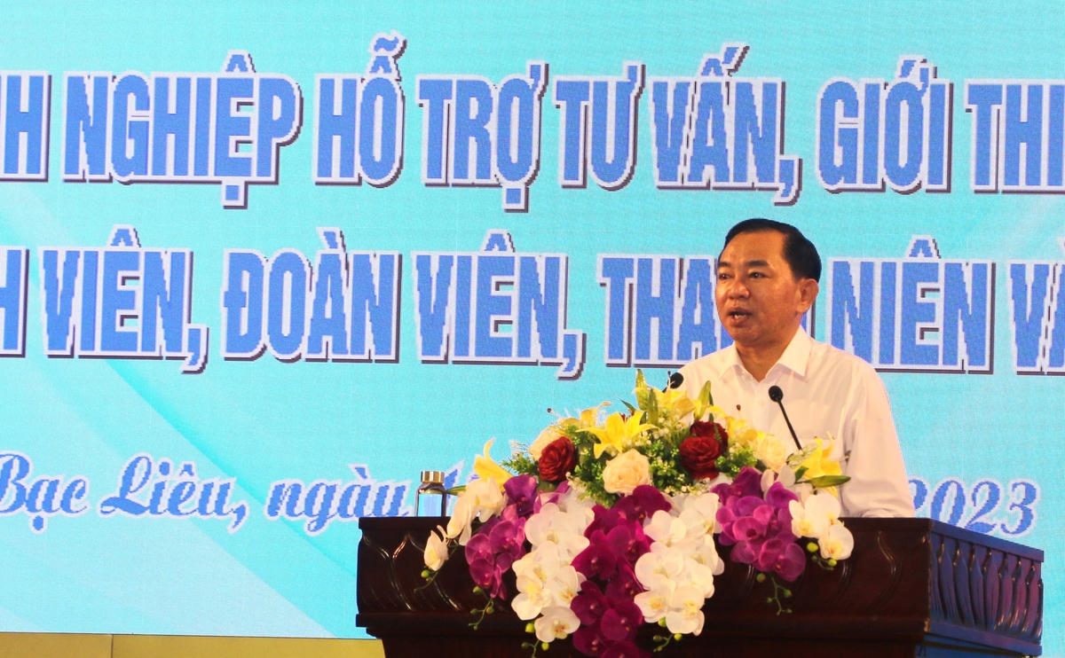 Phó Chủ tịch UBND tỉnh Bạc Liêu Phan Thanh Duy phát biểu tại Ngày hội việc làm.