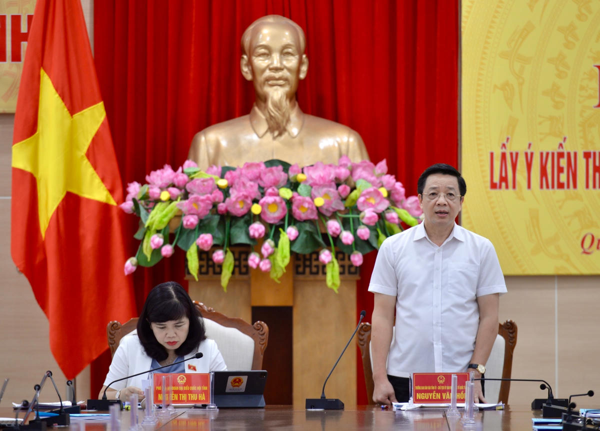  Trưởng ban Dân vận Tỉnh ủy, Chủ tịch Ủy ban MTTQ Việt Nam tỉnh Quảng Ninh Nguyễn Văn Hồi và Phó Trưởng Đoàn ĐBQH tỉnh Quảng Ninh Nguyễn Thị Thu Hà đồng chủ trị Hội nghị.