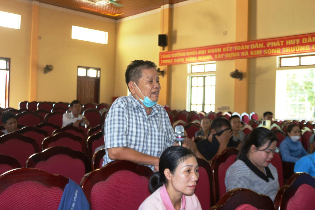UBND huyện Can Lộc lắng nghe ý kiến, kiến nghị của người dân.