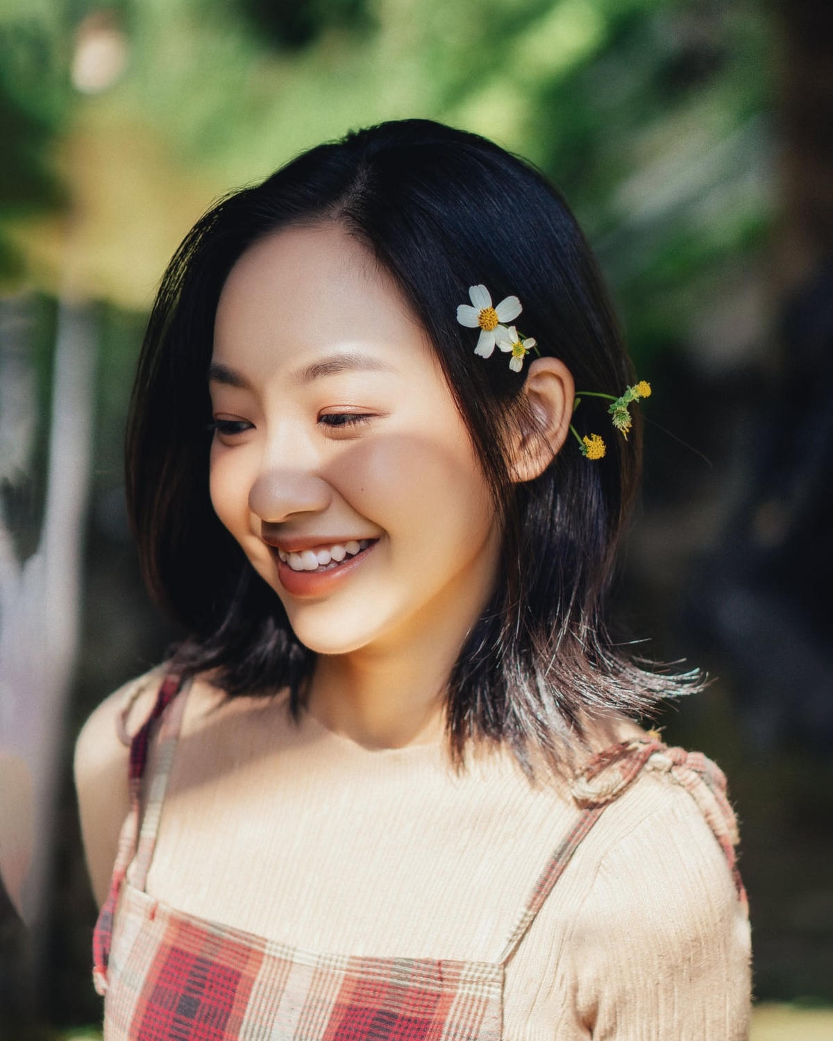 Để chuẩn bị cho vai diễn Dao Ánh, Hoàng Hà cho biết cô giảm 2-3 kg để phù hợp vóc dáng mảnh mai của nhân vật. Diễn viên cũng luyện thanh nhằm khoe giọng trong một số phân cảnh âm nhạc. 