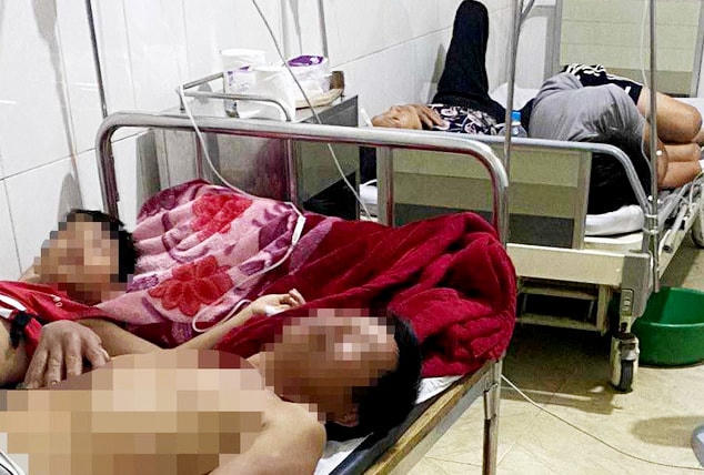 9 người dân cùng thôn phải nhập viện sau khi tổ chức ăn uống.