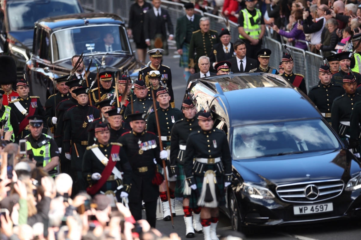 Đoàn rước linh cữu Nữ hoàng Elizabeth II. (Ảnh: Reuters).