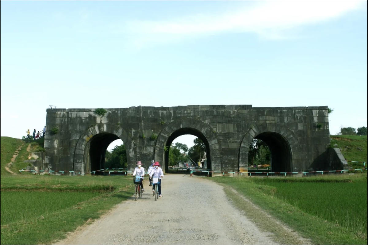 Thành nhà Hồ (Thanh Hóa).  