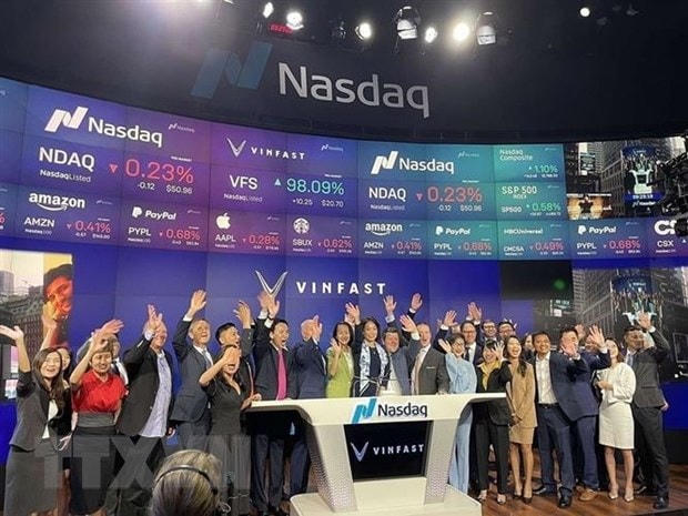 Ngày 15/8/2023, VinFast đã rung chuông ra mắt trên sàn Nasdaq Global Select Market tại New York, Mỹ. (Ảnh: Quang Huy/TTXVN).