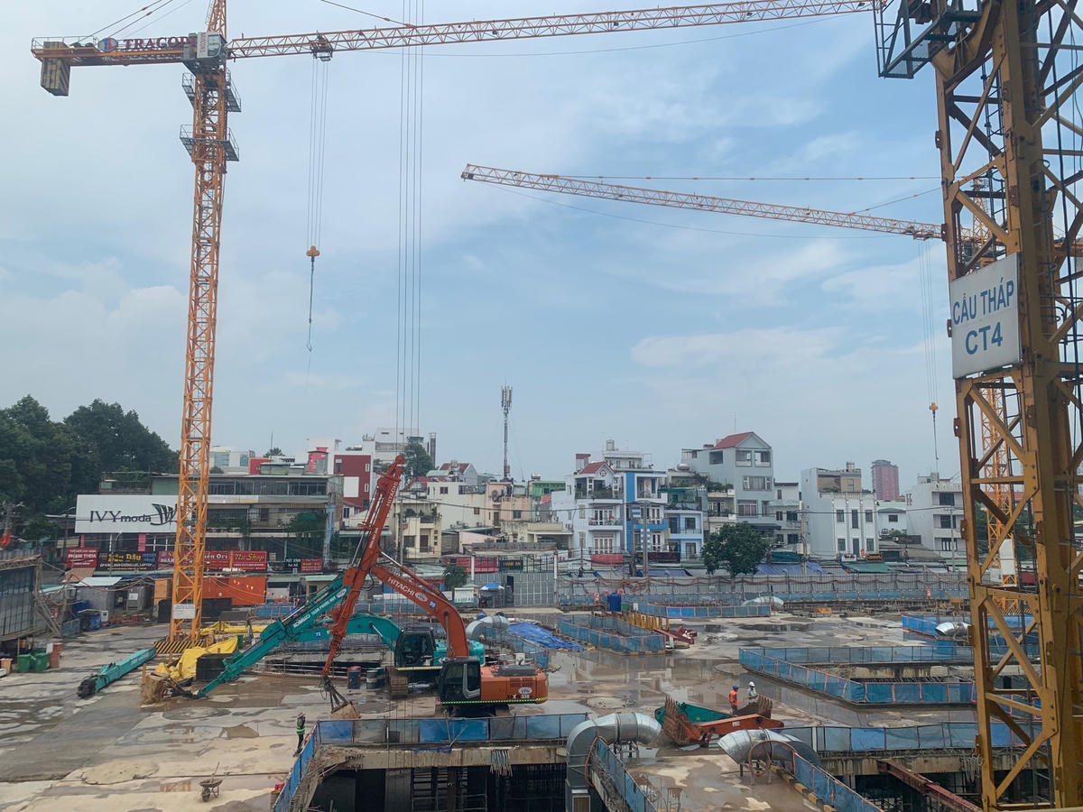 Nhiều dự án tại TPHCM nhận tiền đặt cọc của khách hàng bằng “văn bản thỏa thuận” theo Bộ luật Dân sự, người dân gặp khó khi đòi quyền lợi.