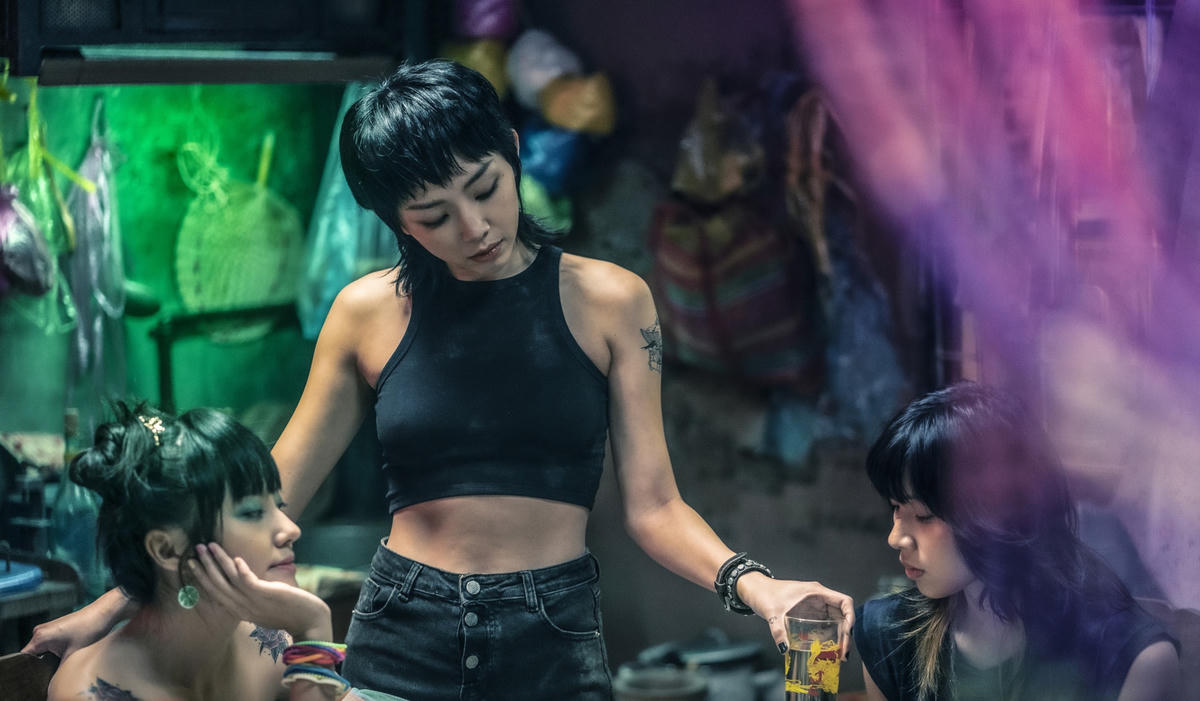 Tóc Tiên cũng thường xuyên diện các trang phục khoe cơ thể săn chắc, vòng eo thon gọn - lối ăn mặc mà cô vẫn thường diện.