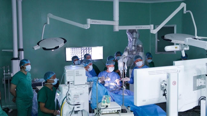 Bệnh viện Nhân dân 115 TPHCM ứng dụng hệ thống AI rất hiệu quả trong phẫu thuật u não.