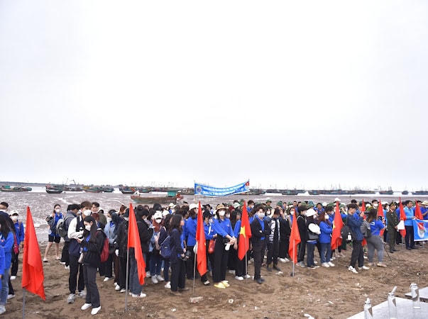 Nam Định: Nỗi lo rác thải tại biển Giao Hải