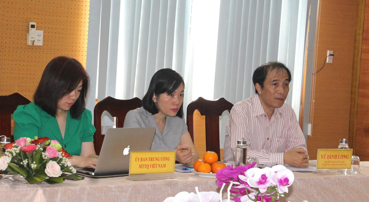 Các đại biểu tham dự hội nghị.