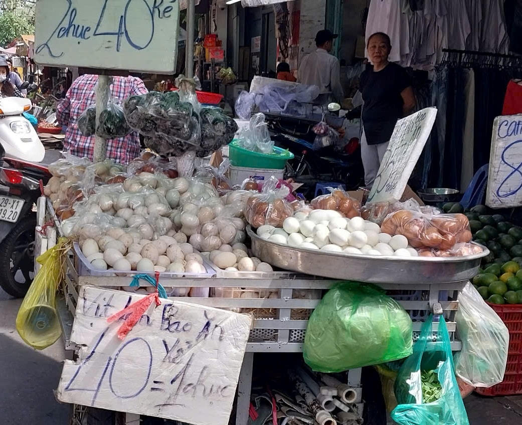 Trứng gia cầm 1