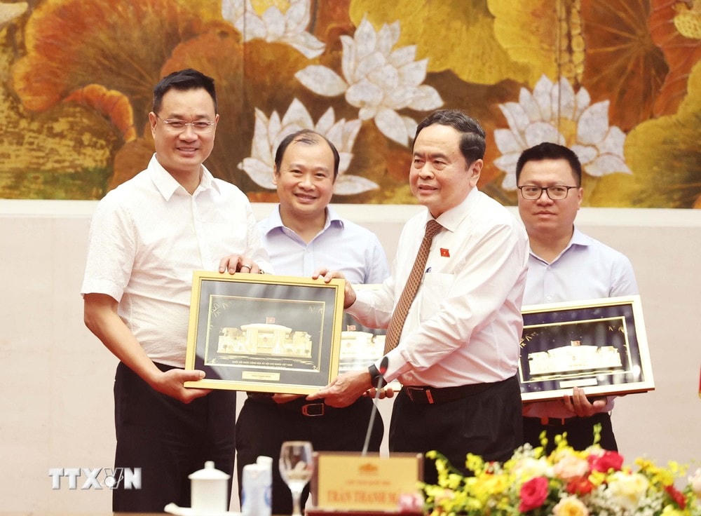 ttxvn_chu_tich_quoc_hoi_tran_thanh_man_gap_mat_lanh_dao_cac_co_quan_bao_chi_8.jpg