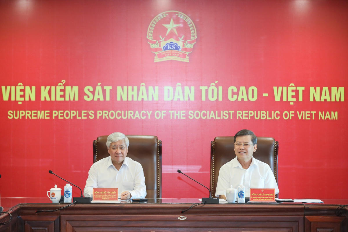 Bí thư Trung ương Đảng, Chủ tịch UBTƯ MTTQ Việt Nam Đỗ Văn Chiến và ông Lê Minh Trí, Ủy viên Trung ương Đảng, Bí thư Ban cán sự đảng, Viện trưởng Viện Kiểm sát nhân dân tối cao.