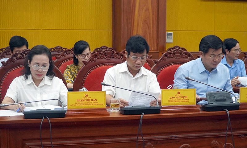 Đại biểu dự buổi làm việc.