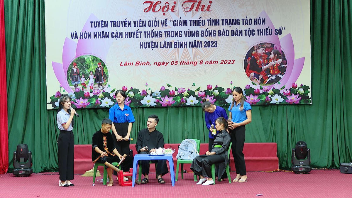 Huyện Lâm Bình tổ chức hội thi tuyên truyền viên giỏi giảm thiểu tình trạng tảo hôn và hôn nhân cận huyết thống.